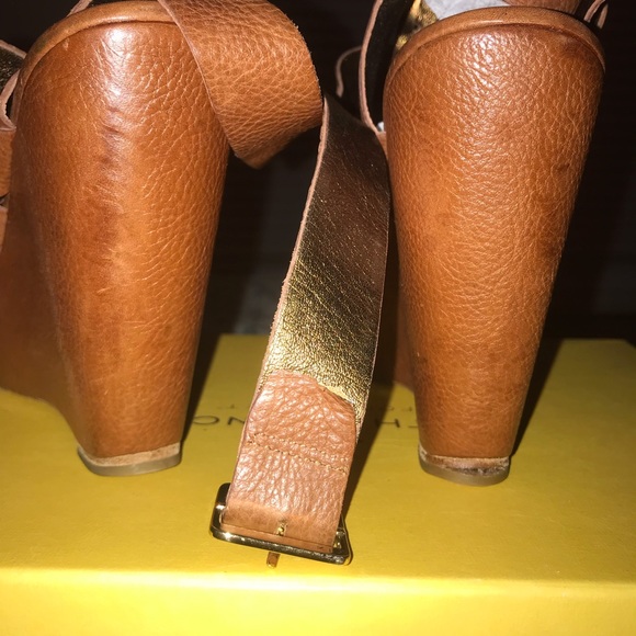 Cynthia Vincent sz 6.5 brown wedges leather - Picture 8 of 8